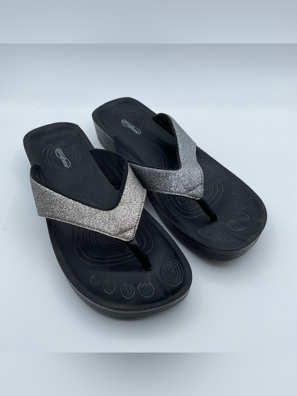 Aerothotic Silver Glitter Wedge Flip Flop Sandals Women’s Size 10 Comfort